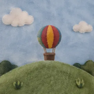 Felt hot-air balloon, frame 4